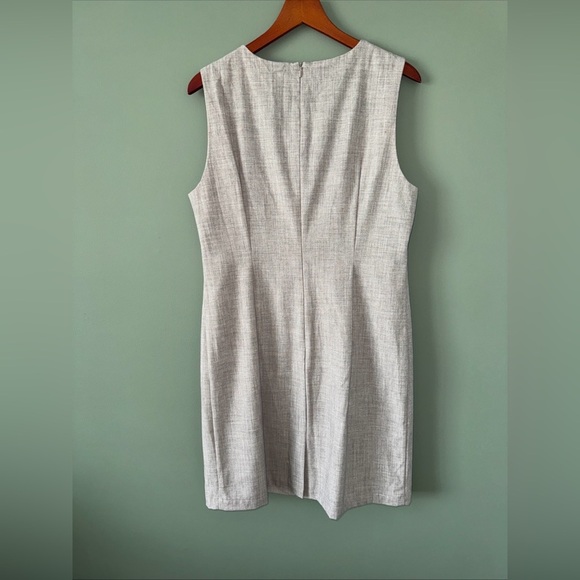 August 1 Eight Gray / Tan Sleeveless Lined Sheath Dress Twist at Neck Career L - Picture 7 of 11